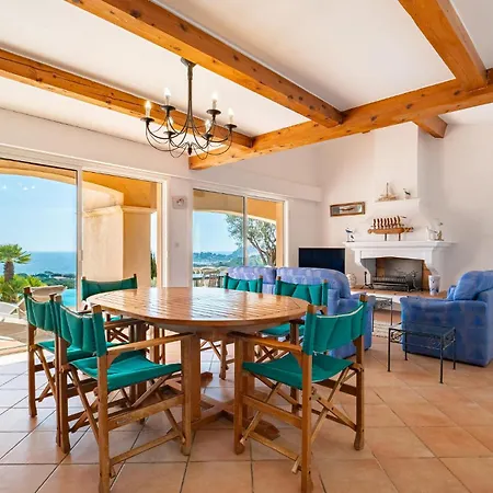 Mas Des Oliviers קבלייר-סור-מר